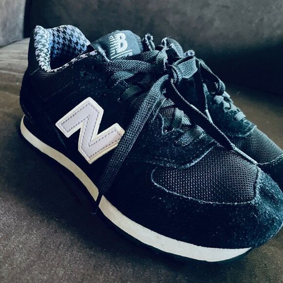 Xlnt Black Womens 7 MED New Balance 574 Suede - Picture 1 of 12